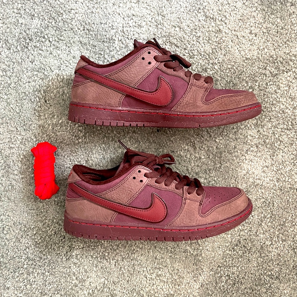 SB Low Dunks Valentines size 9 Men’s